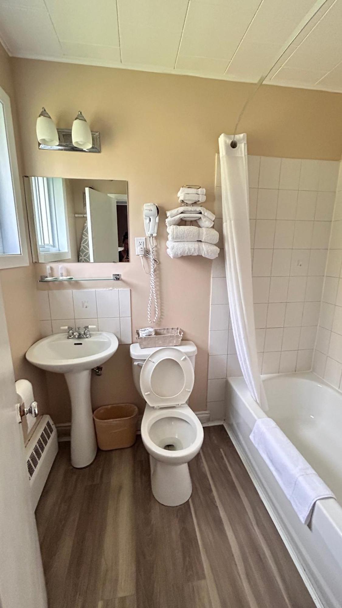 Rogers Motel Smiths Falls Esterno foto